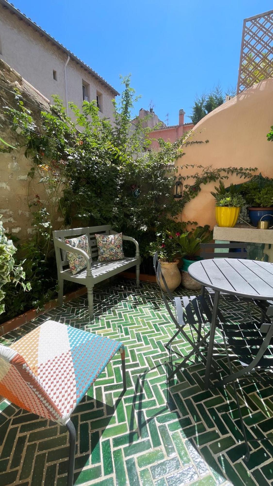 Petit Patio - 2 Chambres - Centre Ville - Climatisation 카시스 외부 사진