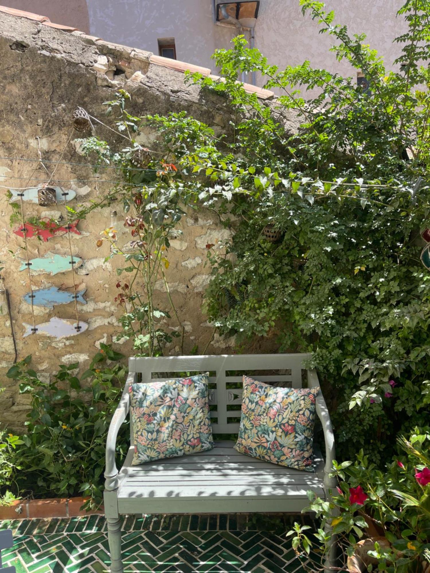 Petit Patio - 2 Chambres - Centre Ville - Climatisation 카시스 외부 사진